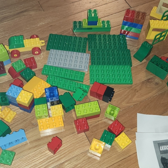 LEGO DUPLO WINNIE THE POOH PIECES 2985 & 2983 INCOMPLETE SET PARTS TREEHOUSE - Picture 15 of 16